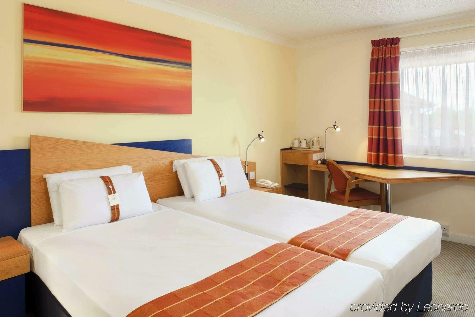 Holiday Inn Express Taunton East By Ihg Exterior foto